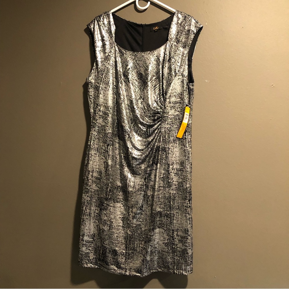 ILE Sleeveless Square Neckline Silver & Black Metallic Dress 12